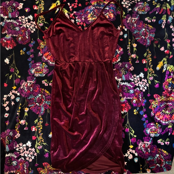 Burgundy Backless SHEIN Dress - Picture 2 of 4